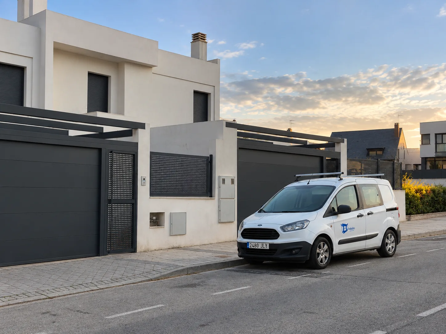 Instalación profesional de puertas de garaje automáticas en Arenas de San Juan, Ciudad Real